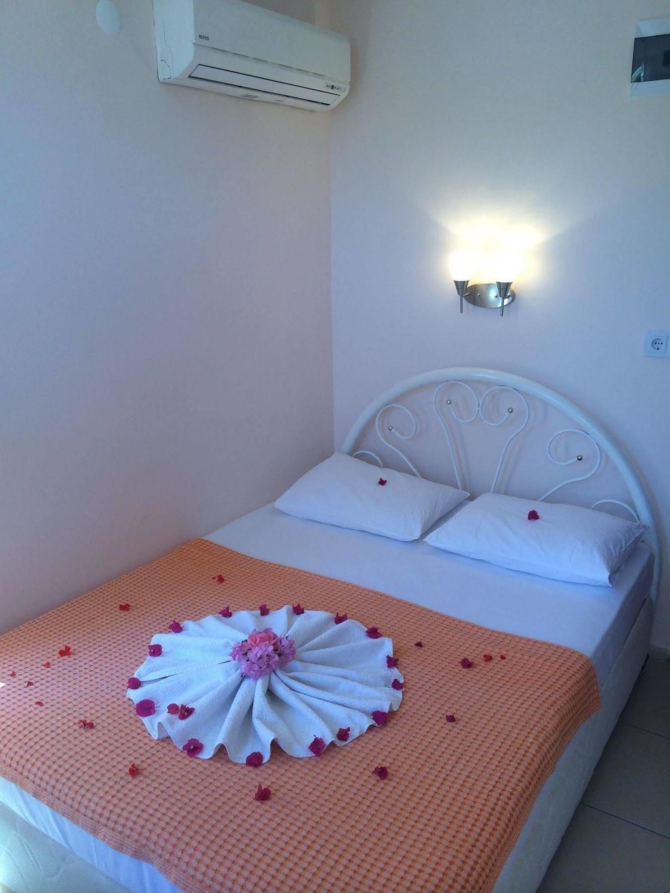 Pinar Pansiyon Kaş Buitenkant foto